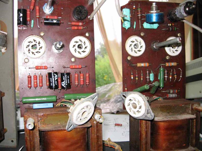 ampli 2x20W av.et après restau.jpg