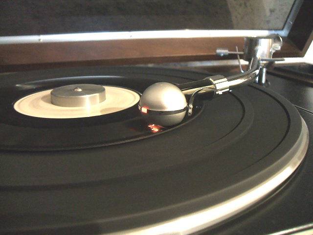 TOSHIBA_SR_50 01.jpg