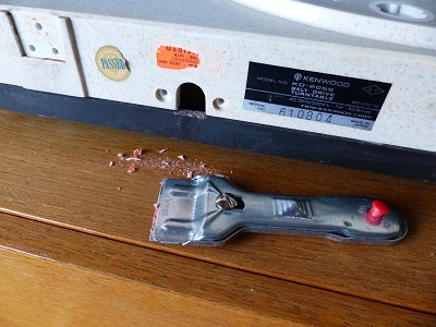 Grattage des étiquettes papier