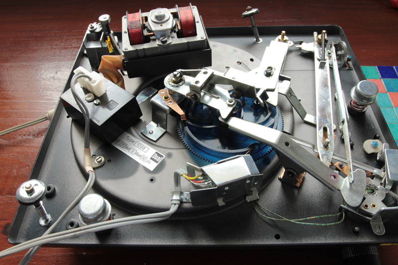 Voici son bel engrenage tout était nickel!