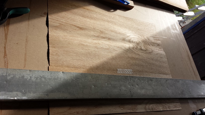 papier gommé pour maintenir l'ensemble